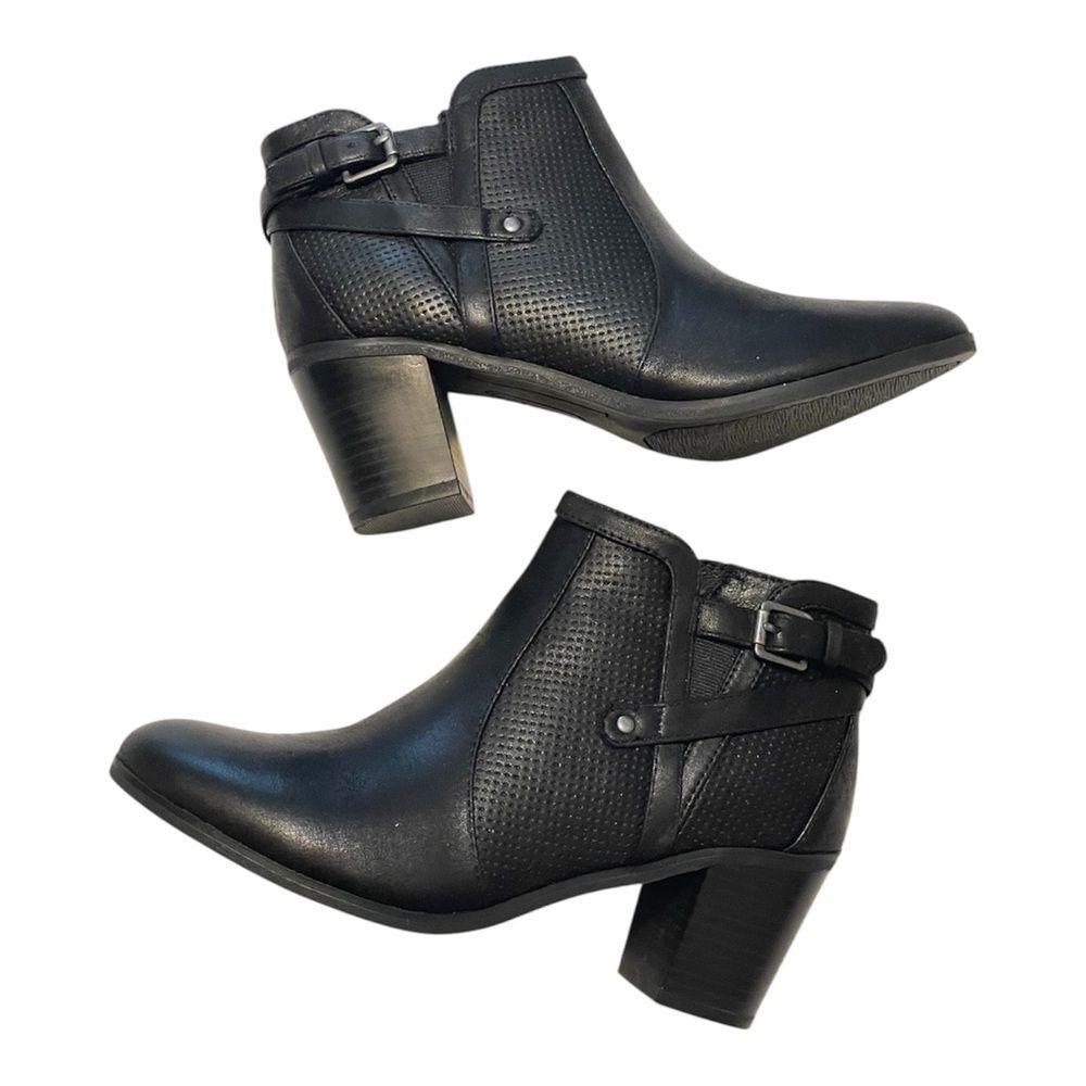 Kim Rogers Octavia Black Perforated Faux Suede Block Heel Ankle Boots  Size 7.5